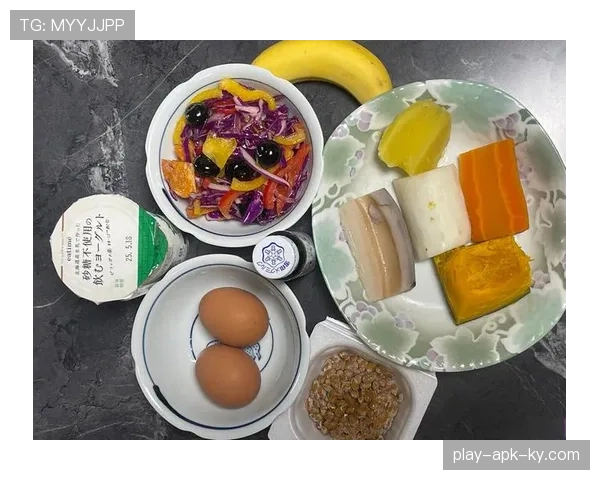 刷到史梦瑶的早餐照,我跟她那桌子比着自己的碗默默绝望 刷到史梦瑶的早餐照,我跟她那桌子比着自己的碗默默绝望