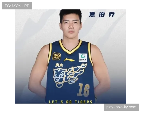广州队在联赛下半程主场战绩滑坡，三场不胜显现防守失位与进攻乏力